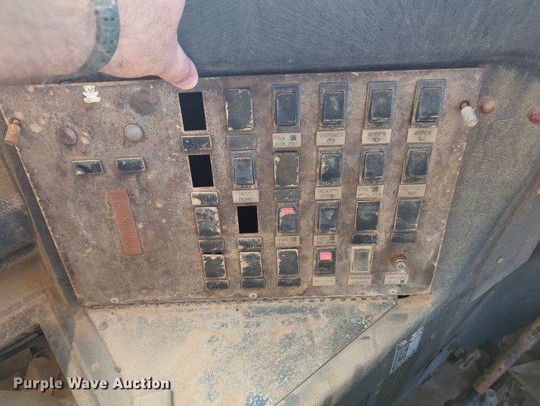 image for item MY9495 1991 International 3800  school bus