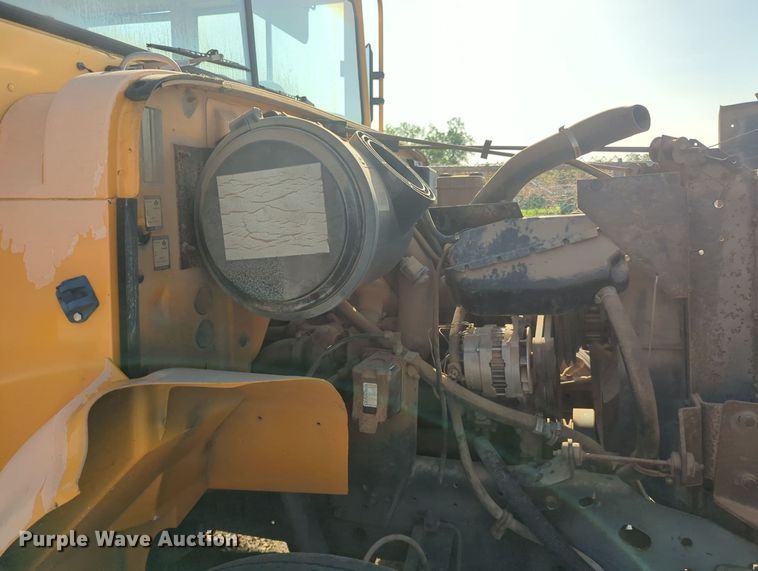 image for item MY9495 1991 International 3800  school bus