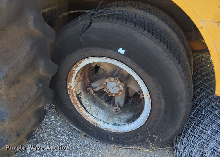 image for item MY9495 1991 International 3800  school bus