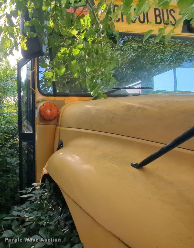 image for item MY9496 2005 International CE  school bus