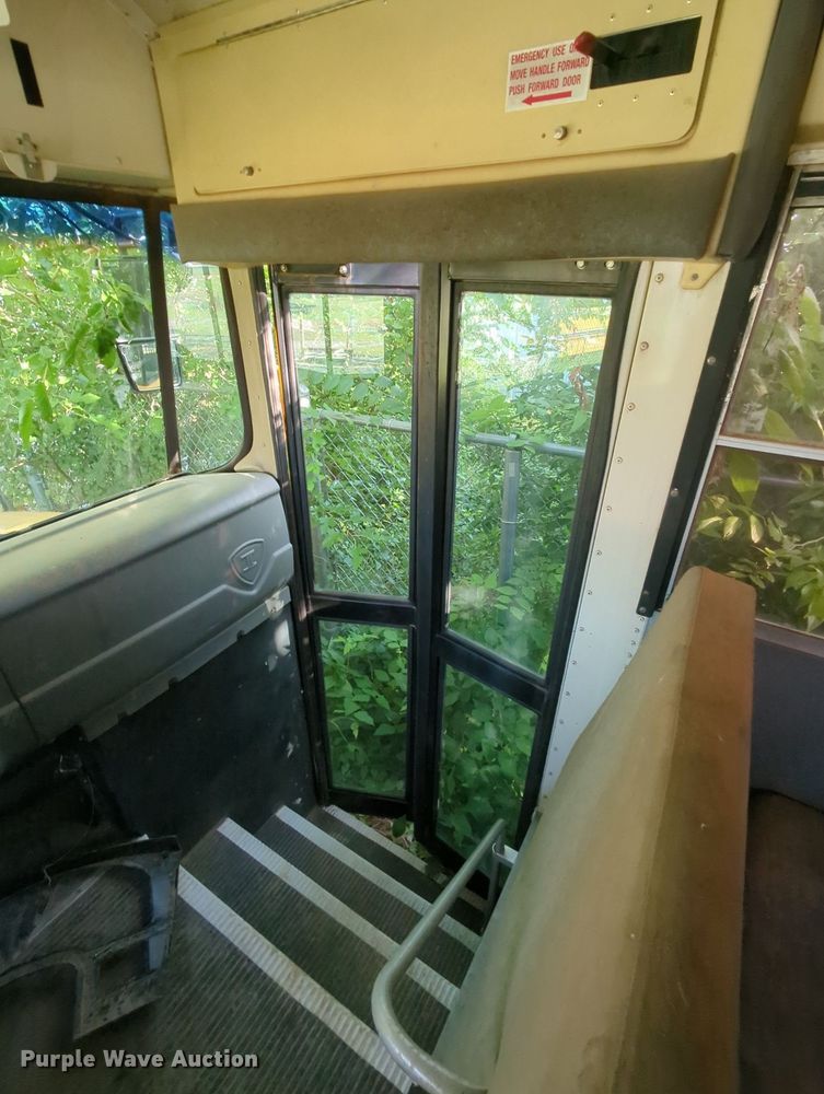 image for item MY9496 2005 International CE  school bus