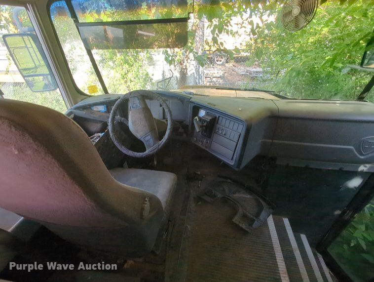 image for item MY9496 2005 International CE  school bus