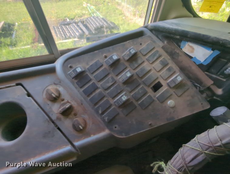 image for item MY9496 2005 International CE  school bus