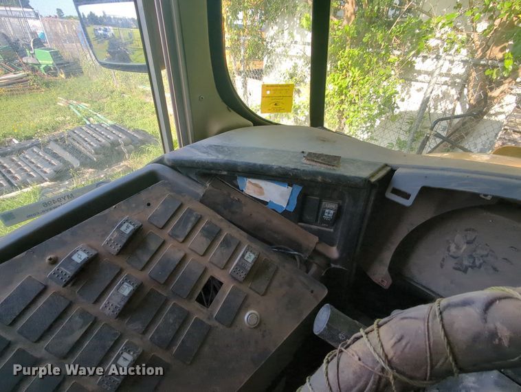 image for item MY9496 2005 International CE  school bus