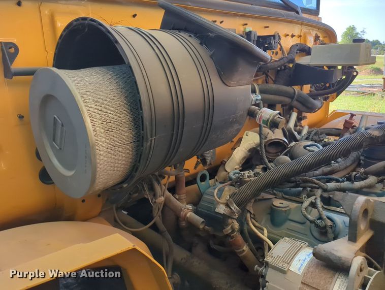 image for item MY9496 2005 International CE  school bus