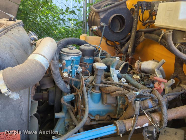 image for item MY9496 2005 International CE  school bus