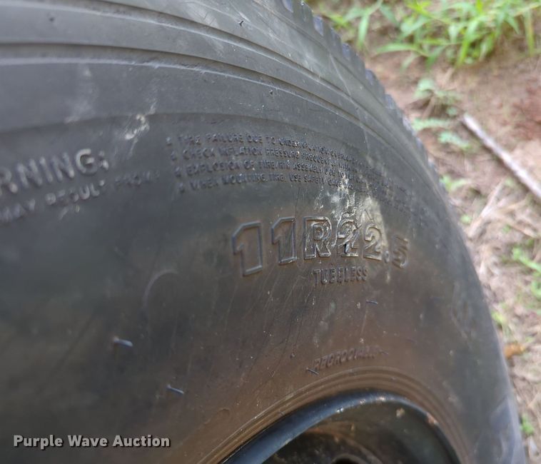 image for item MY9496 2005 International CE  school bus