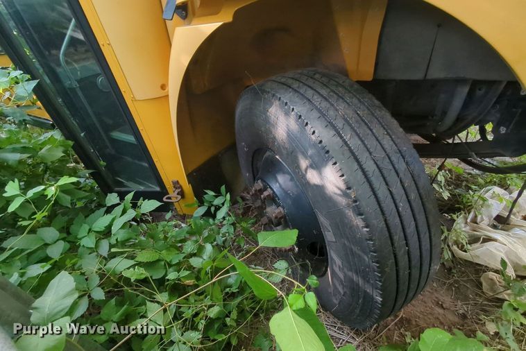 image for item MY9496 2005 International CE  school bus