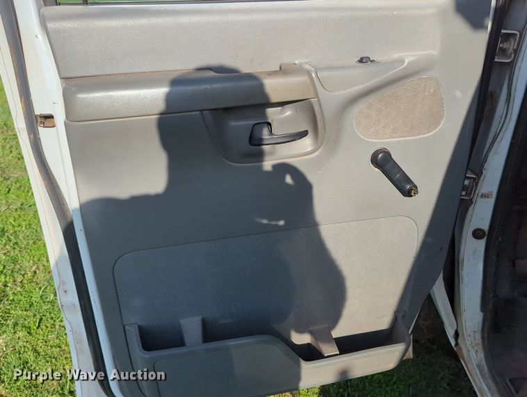 image for item MY9497 2003  Ford E150  van