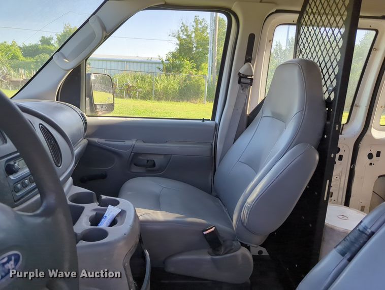 image for item MY9497 2003  Ford E150  van