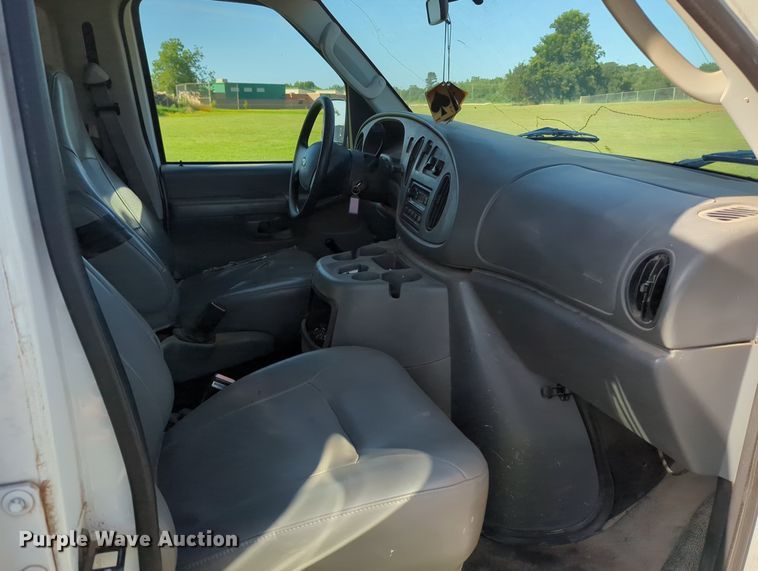 image for item MY9497 2003  Ford E150  van