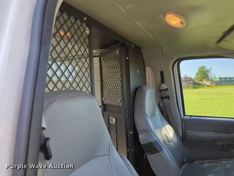 image for item MY9497 2003  Ford E150  van