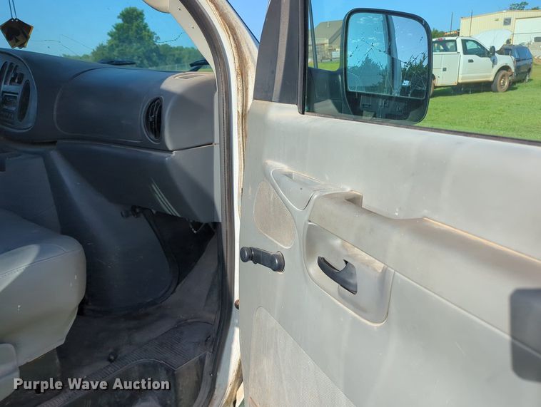 image for item MY9497 2003  Ford E150  van