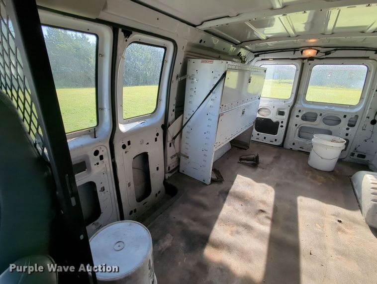 image for item MY9497 2003  Ford E150  van