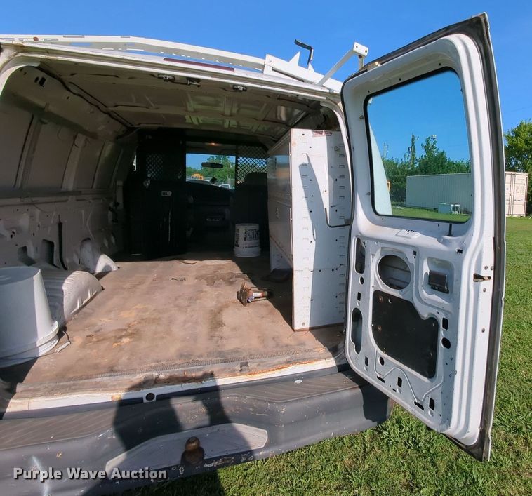 image for item MY9497 2003  Ford E150  van