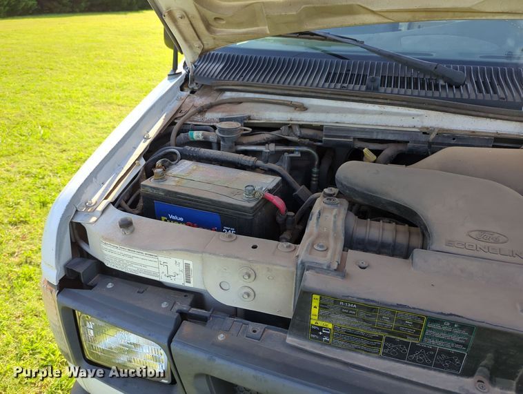 image for item MY9497 2003  Ford E150  van