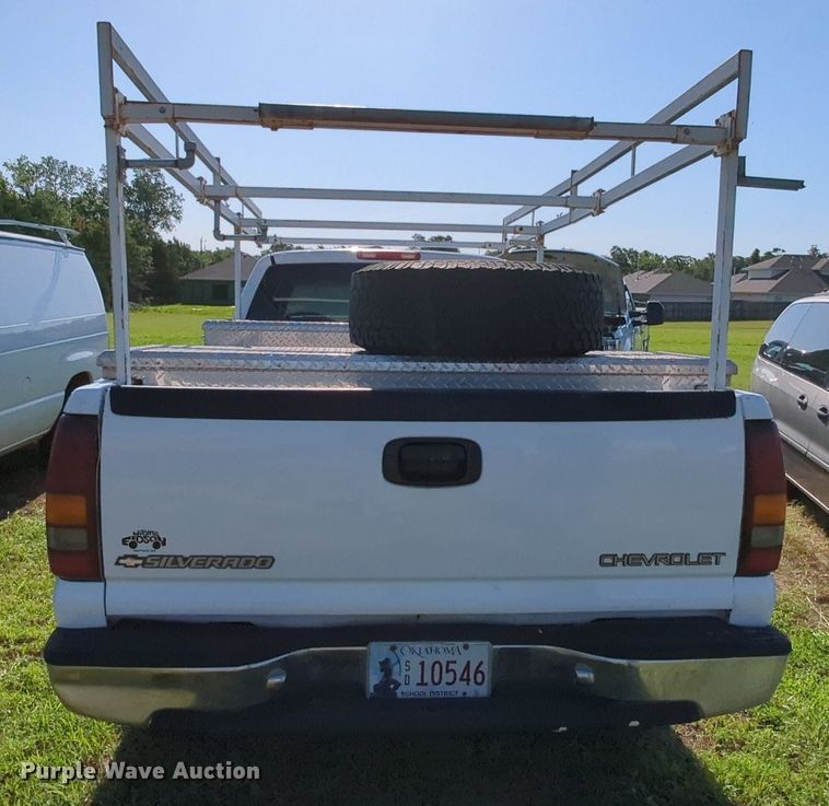 image for item MY9498 1999 Chevrolet Silverado 2500  Ext. Cab pickup truck
