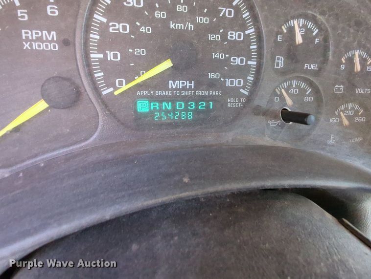 image for item MY9498 1999 Chevrolet Silverado 2500  Ext. Cab pickup truck