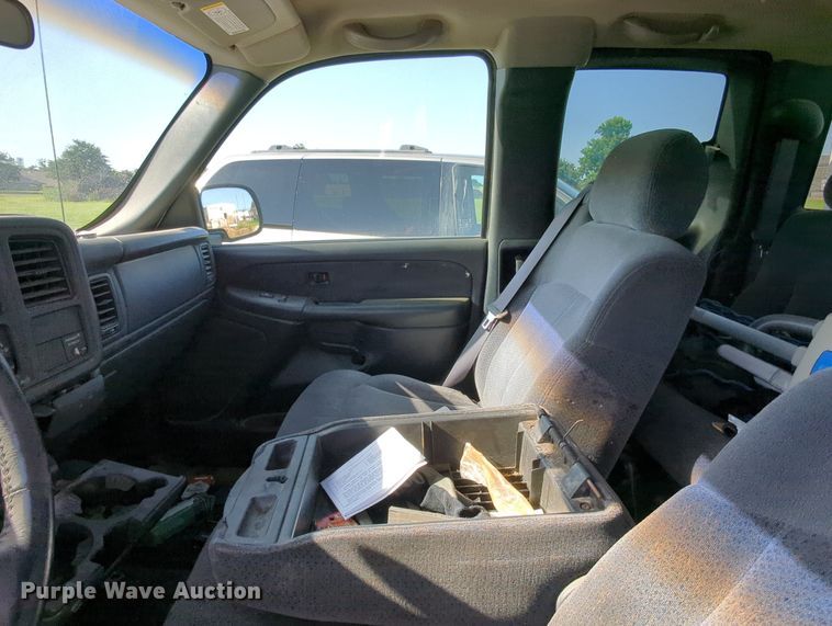 image for item MY9498 1999 Chevrolet Silverado 2500  Ext. Cab pickup truck