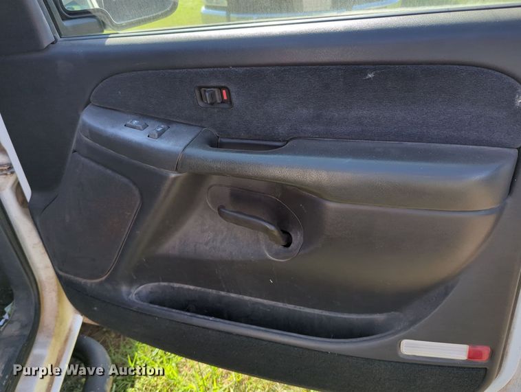 image for item MY9498 1999 Chevrolet Silverado 2500  Ext. Cab pickup truck