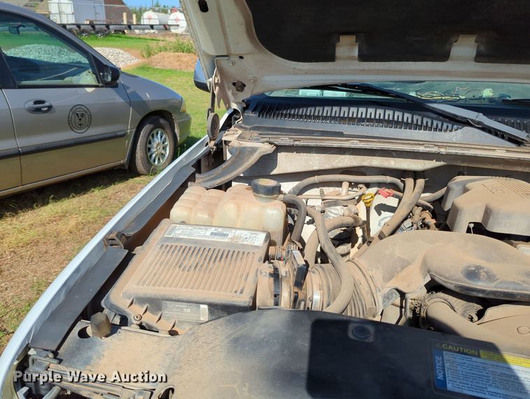 image for item MY9498 1999 Chevrolet Silverado 2500  Ext. Cab pickup truck