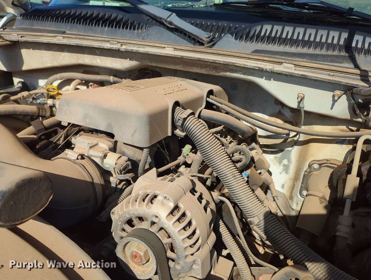 image for item MY9498 1999 Chevrolet Silverado 2500  Ext. Cab pickup truck