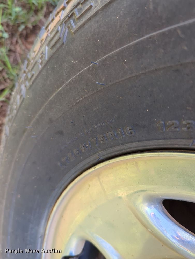 image for item MY9498 1999 Chevrolet Silverado 2500  Ext. Cab pickup truck