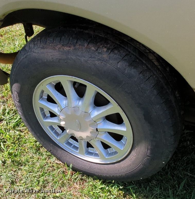 image for item MY9499 2002  Ford Windstar LX  van