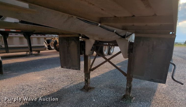 image for item MY9894 1994 Heil  tank trailer