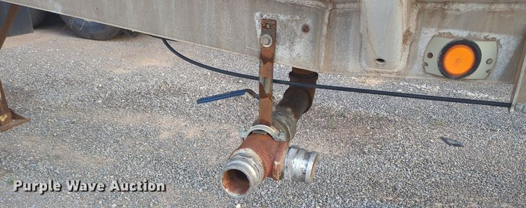 image for item MY9894 1994 Heil  tank trailer