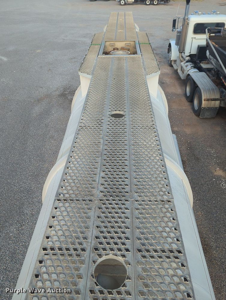 image for item MY9894 1994 Heil  tank trailer