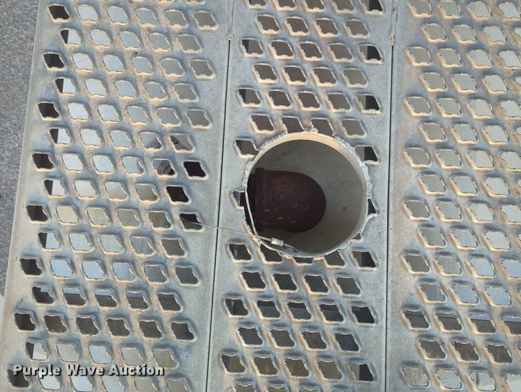 image for item MY9894 1994 Heil  tank trailer