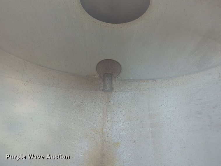 image for item MY9894 1994 Heil  tank trailer