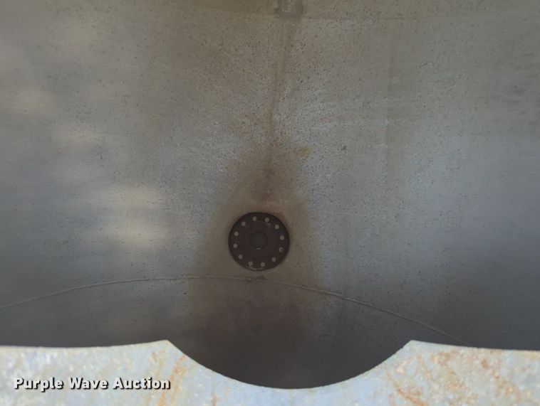 image for item MY9894 1994 Heil  tank trailer