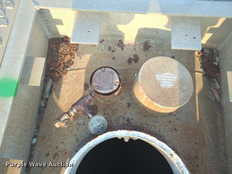 image for item MY9894 1994 Heil  tank trailer