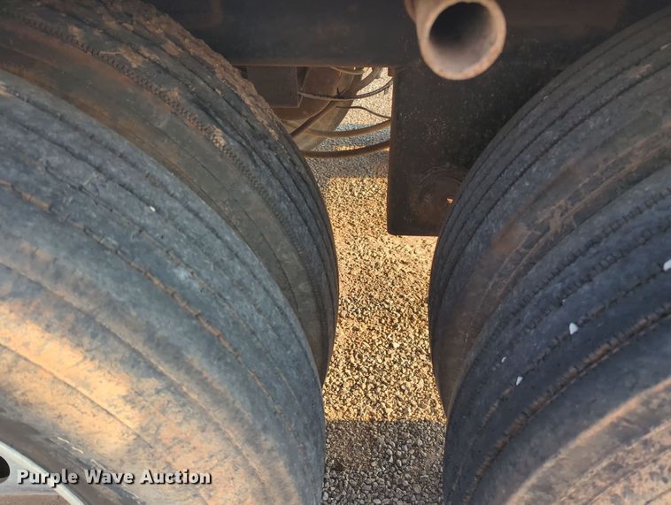 image for item MY9894 1994 Heil  tank trailer