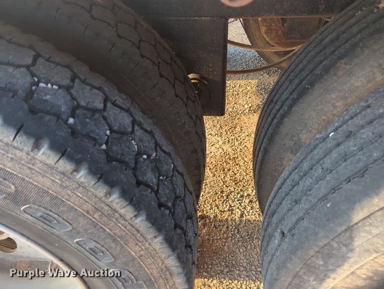 image for item MY9894 1994 Heil  tank trailer