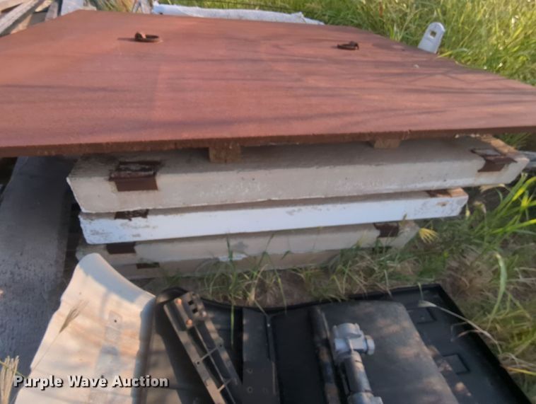 image for item MY9895 (8) concrete slabs