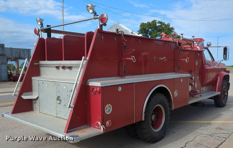 image for item MY9916 1975 Chevrolet  fire truck