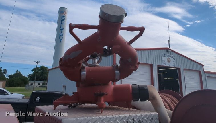 image for item MY9916 1975 Chevrolet  fire truck