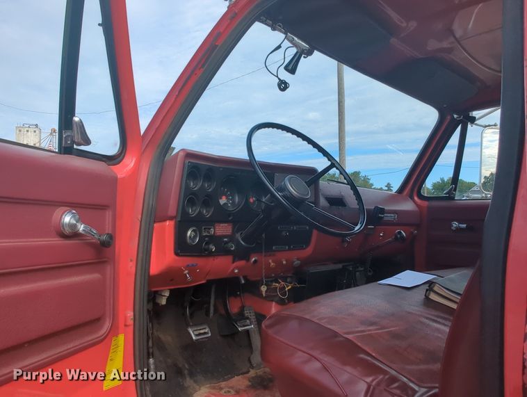 image for item MY9916 1975 Chevrolet  fire truck