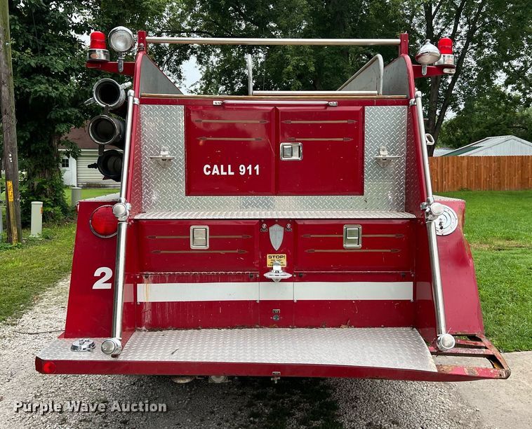 image for item NA9076 1987 Ford F800  pumper fire truck