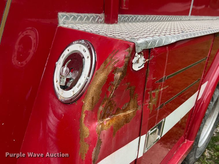image for item NA9076 1987 Ford F800  pumper fire truck