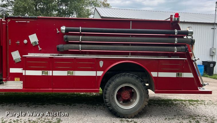 image for item NA9076 1987 Ford F800  pumper fire truck