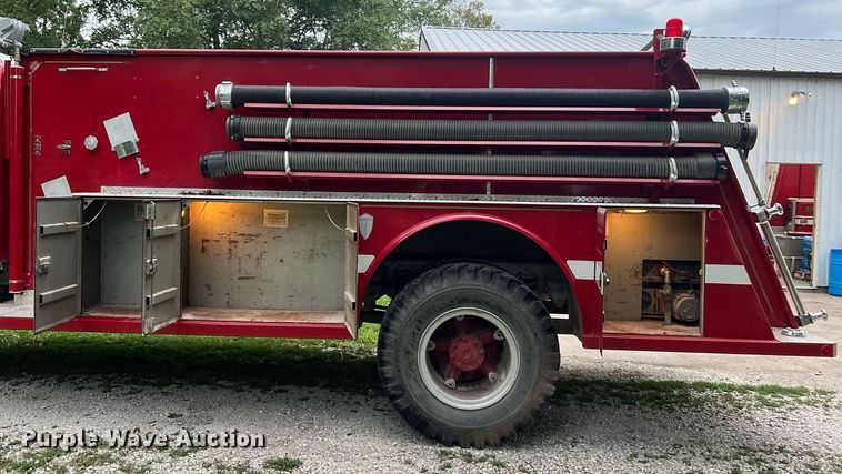 image for item NA9076 1987 Ford F800  pumper fire truck