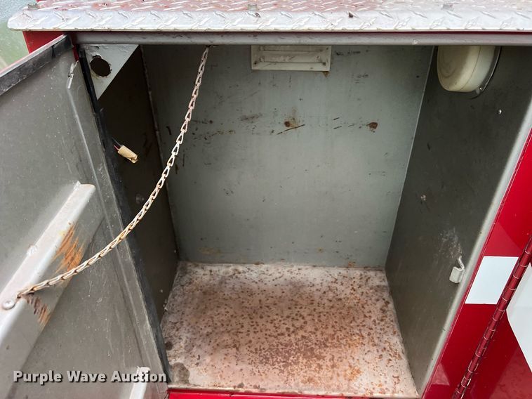 image for item NA9076 1987 Ford F800  pumper fire truck