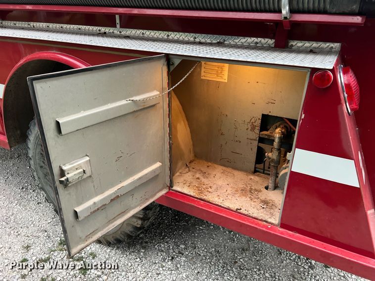 image for item NA9076 1987 Ford F800  pumper fire truck