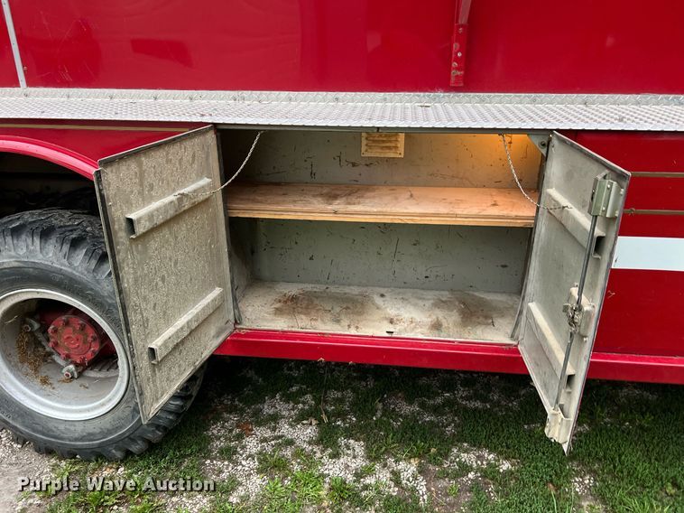 image for item NA9076 1987 Ford F800  pumper fire truck