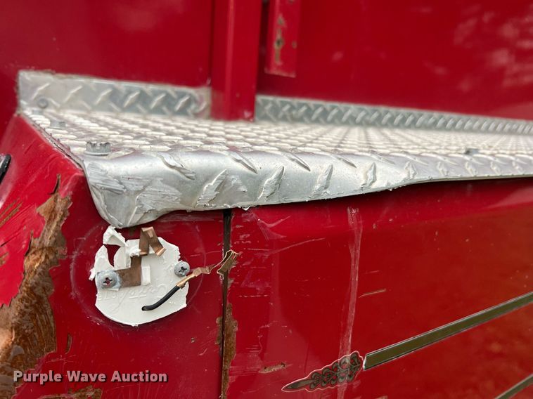 image for item NA9076 1987 Ford F800  pumper fire truck