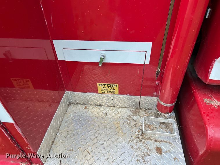 image for item NA9076 1987 Ford F800  pumper fire truck